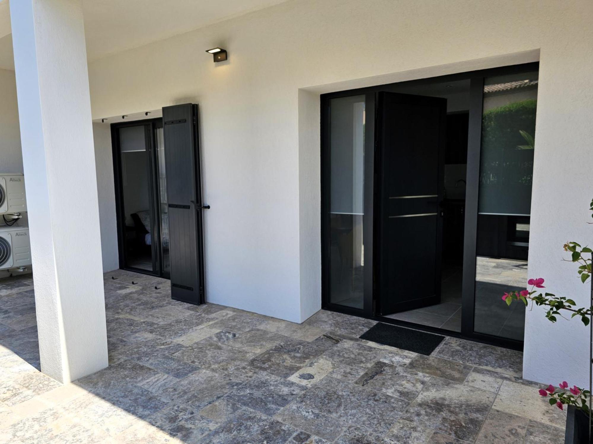Etoile Du Berger Saint Aygulf 3 Villas Et 4 Appartements Jardin Individuel Et Piscine Chauffee En Saison - La Mer Et Les Plages 450 M Экстерьер фото