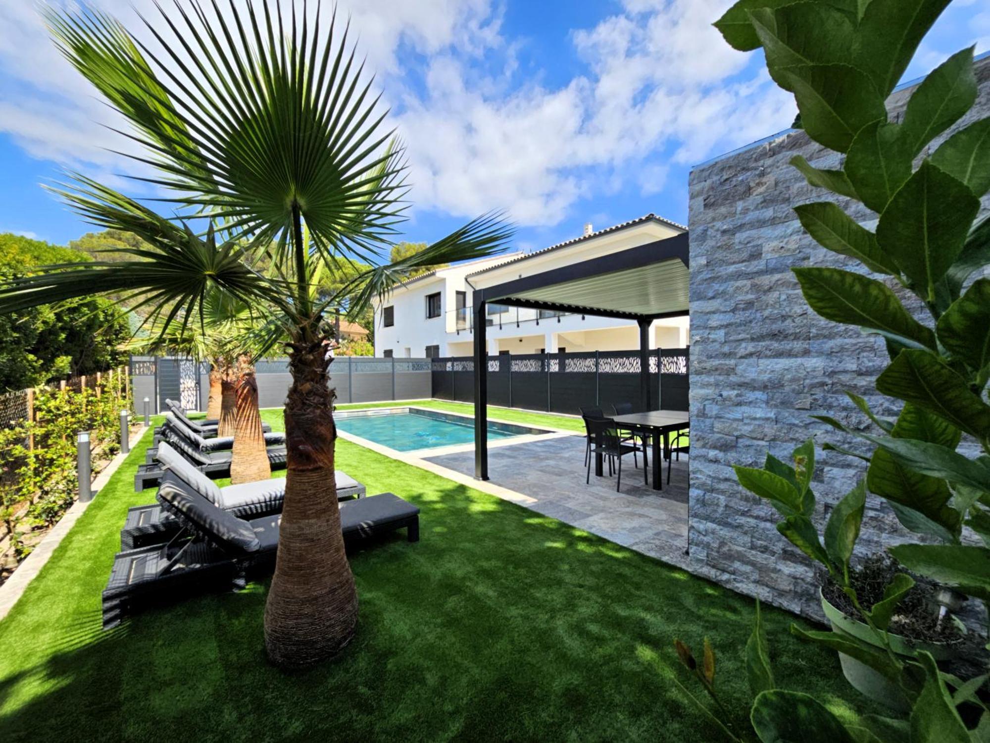 Etoile Du Berger Saint Aygulf 3 Villas Et 4 Appartements Jardin Individuel Et Piscine Chauffee En Saison - La Mer Et Les Plages 450 M Экстерьер фото